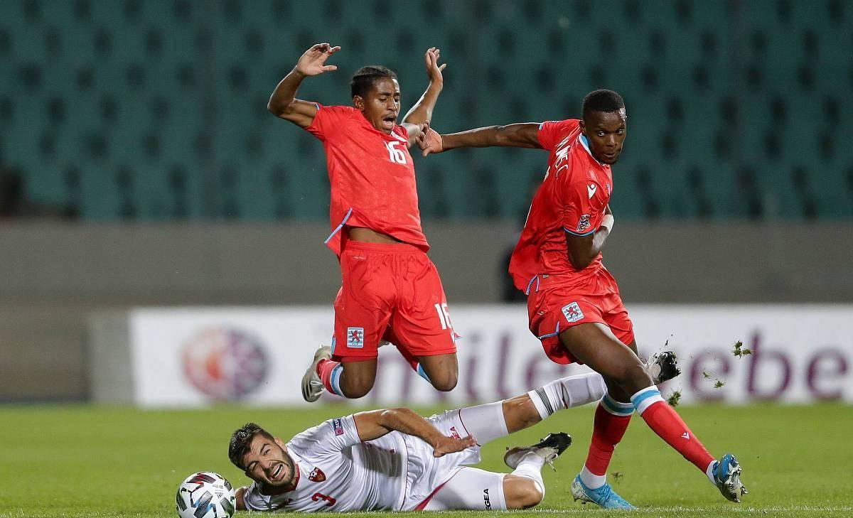 开云下载-窗口期广州队远射贴柱——荷甲节点到来，更衣室稳定，控场能力受关注的简单介绍