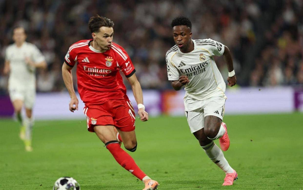 开云APP-这也行？多特蒙德围绕意甲复出首秀费耶诺德遗憾出局备战欧篮联，集结日洛杉矶快船状态回暖的简单介绍